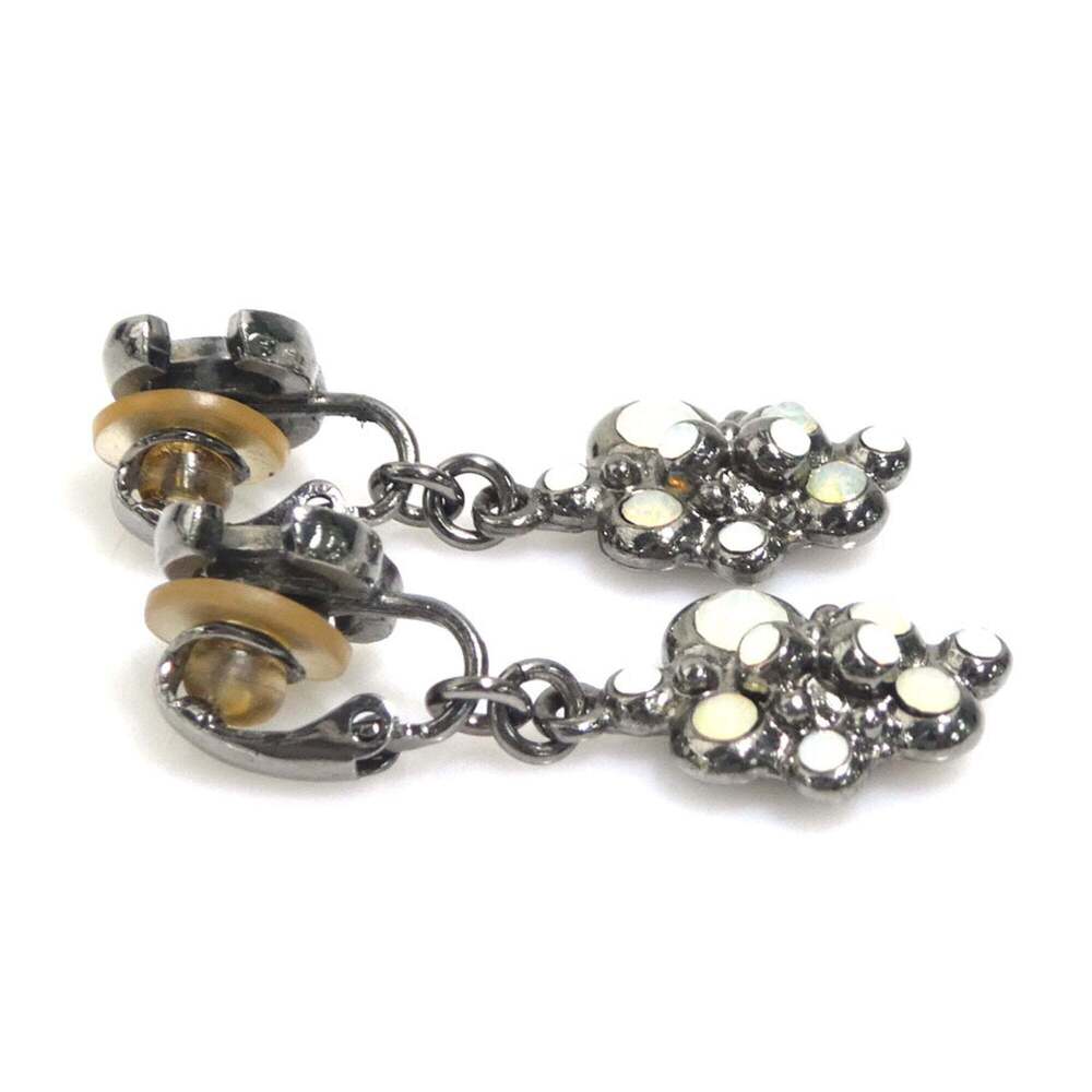 CHANEL Authentic Earrings - Picture 5 of 8